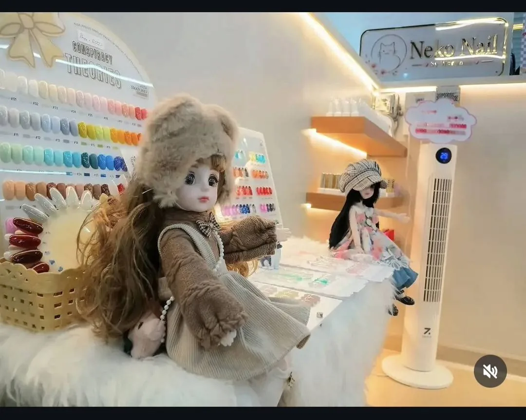 บรรยากาศภายในและตัวอย่างสีของ Neko Nail by Warunee บางใหญ่